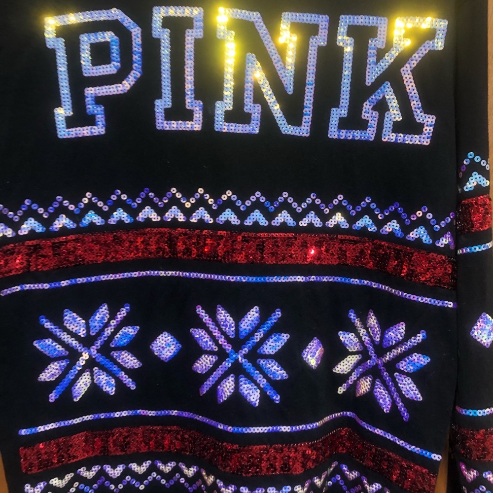 Pink long sleeved T-shirt sweater